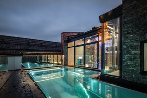 Outdoor pool, pool loungers - Hotel - Gasthof Höttl (Deggendorf)