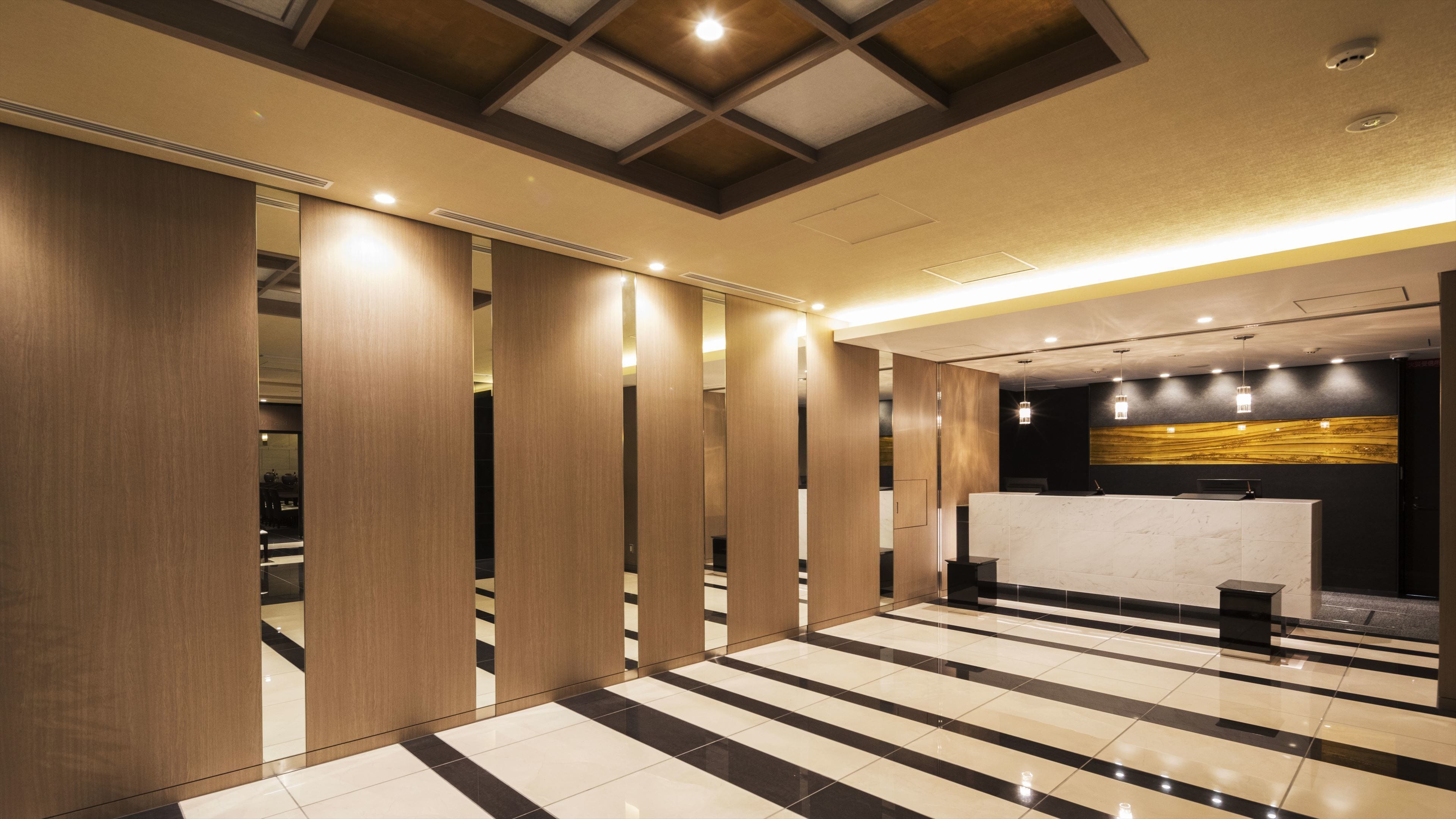 ฝ่ายต้อนรับ