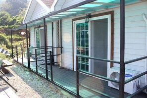 Studio (1-Room) | Terrace/patio