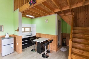 Room (1 Spring) | Private kitchenette | Fridge, microwave, stovetop, electric kettle