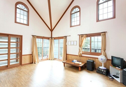 Hoengseong Cheongtaesan Healing Pension