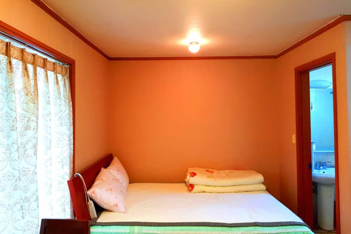 Room (Couple B)