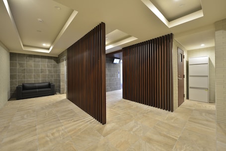 Lobby sitting area. Residence Hotel Hakata 8