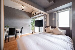 Double Room | 1 bedroom, soundproofing, iron/ironing board, free WiFi