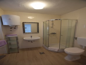 Shower, towels
