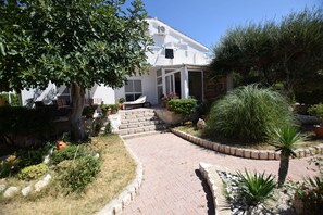 Exterior - Spacious apartment with terrace (Pag)