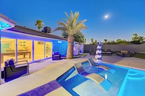 Terrace/patio - Near Strip - Pool, Spa & Life-Size Games (Las Vegas)