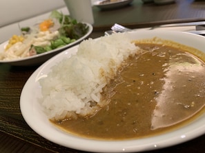 Tägliches Frühstücksbuffet (2000 JPY pro Person)
