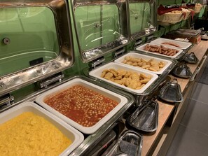 Daily buffet breakfast for a fee