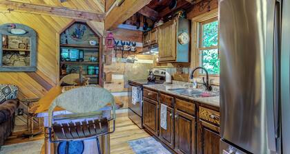 Magic Cabin: Private Petting Zoo, Firepit & Hot Tub