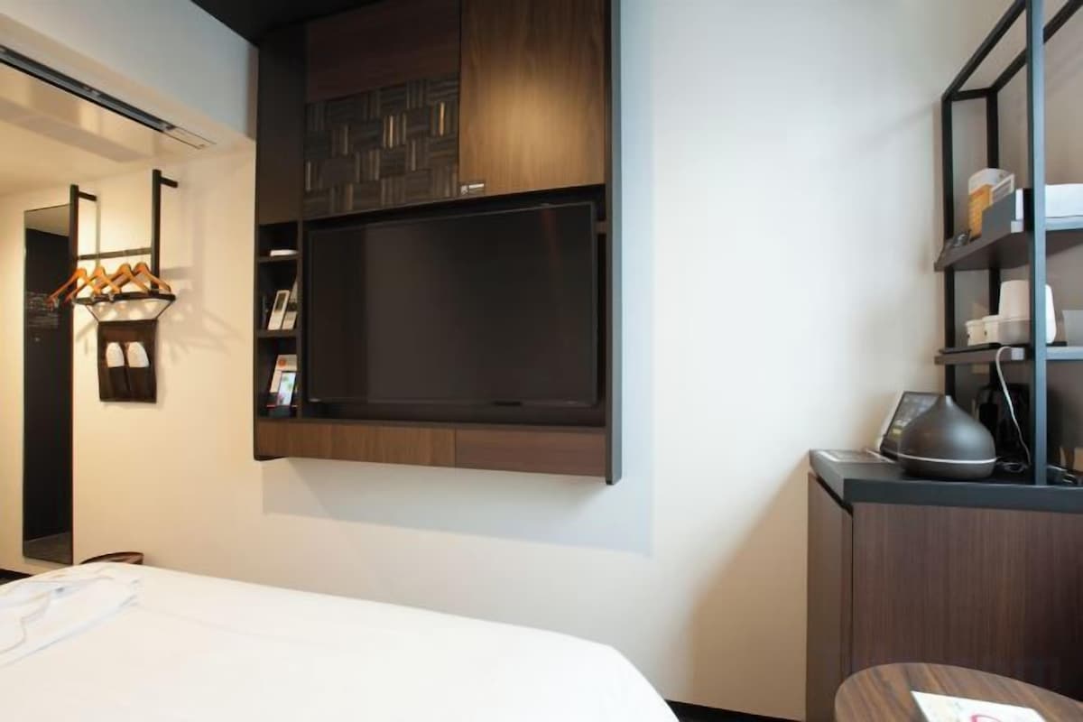 In-room safe, blackout drapes, WiFi (free), bed sheets