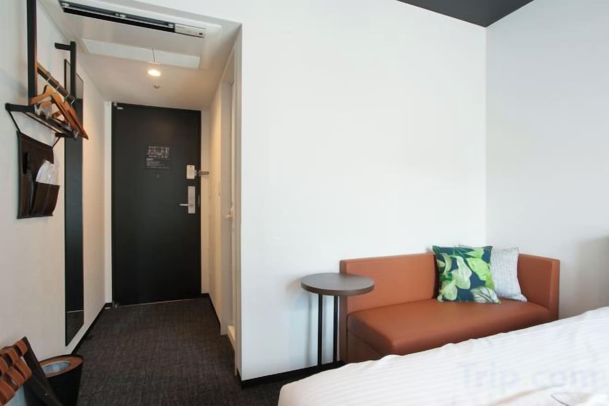 In-room safe, blackout drapes, WiFi (free), bed sheets