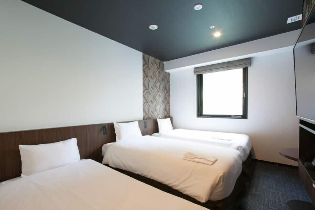 In-room safe, blackout curtains, free WiFi, bed sheets