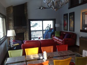 المنشأة من الداخل