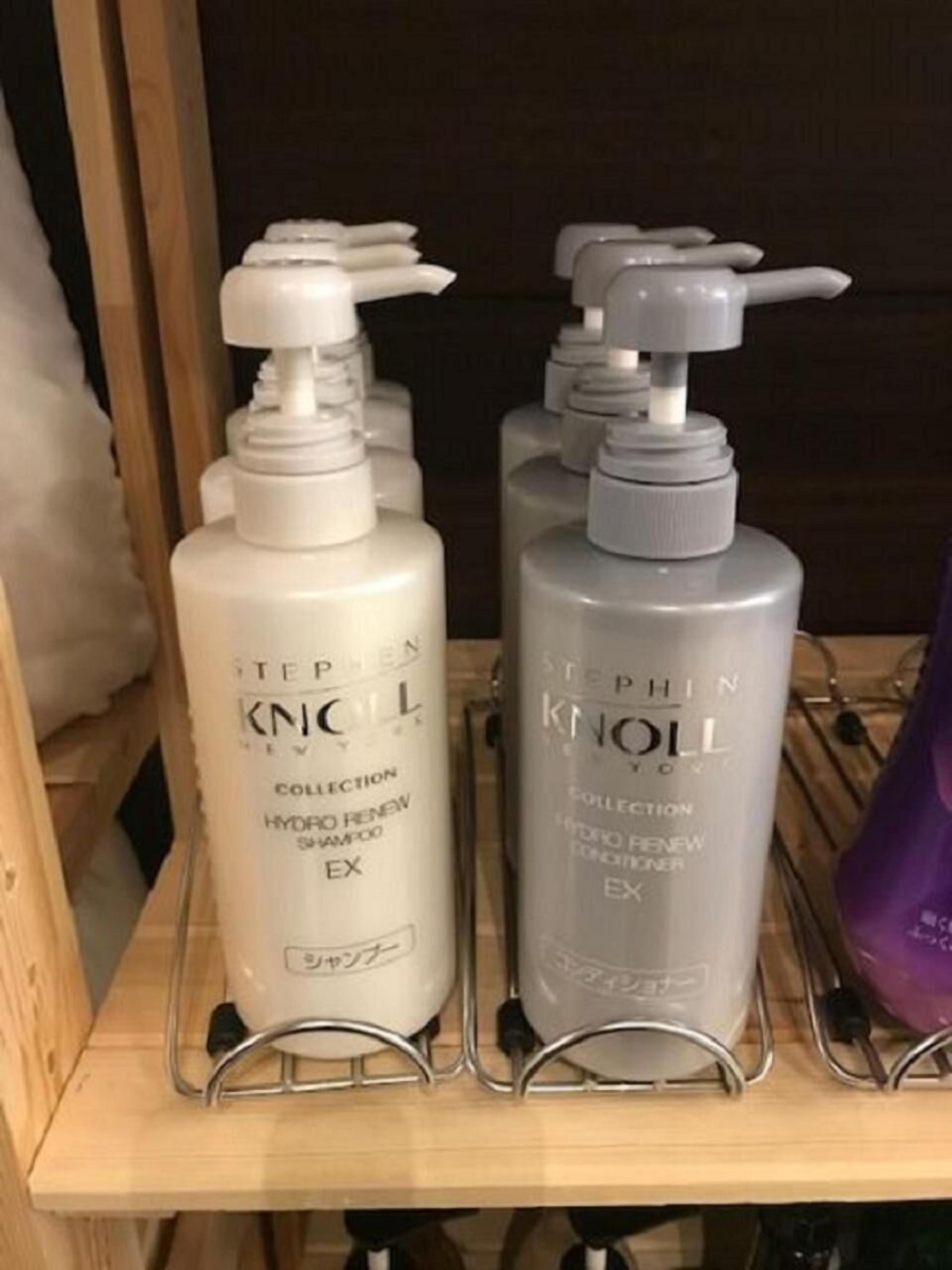 combined shower/bathtub, free toiletries, hair dryer, bathrobes