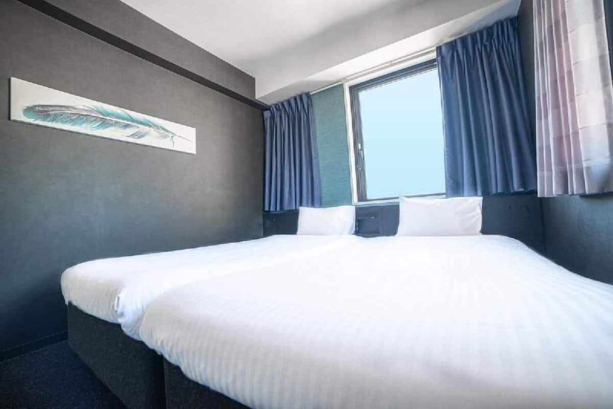 In-room safe, desk, laptop workspace, blackout drapes