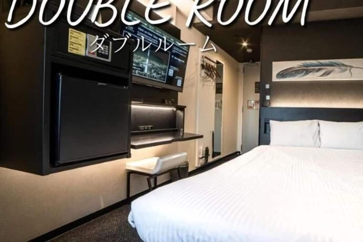 In-room safe, desk, laptop workspace, blackout drapes