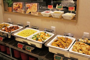Petit déjeuner buffet servi tous les jours en supplément