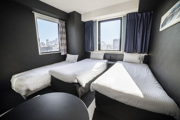In-room safe, desk, laptop workspace, blackout drapes - Henn na Hotel Tokyo Asakusabashi (Tokyo)