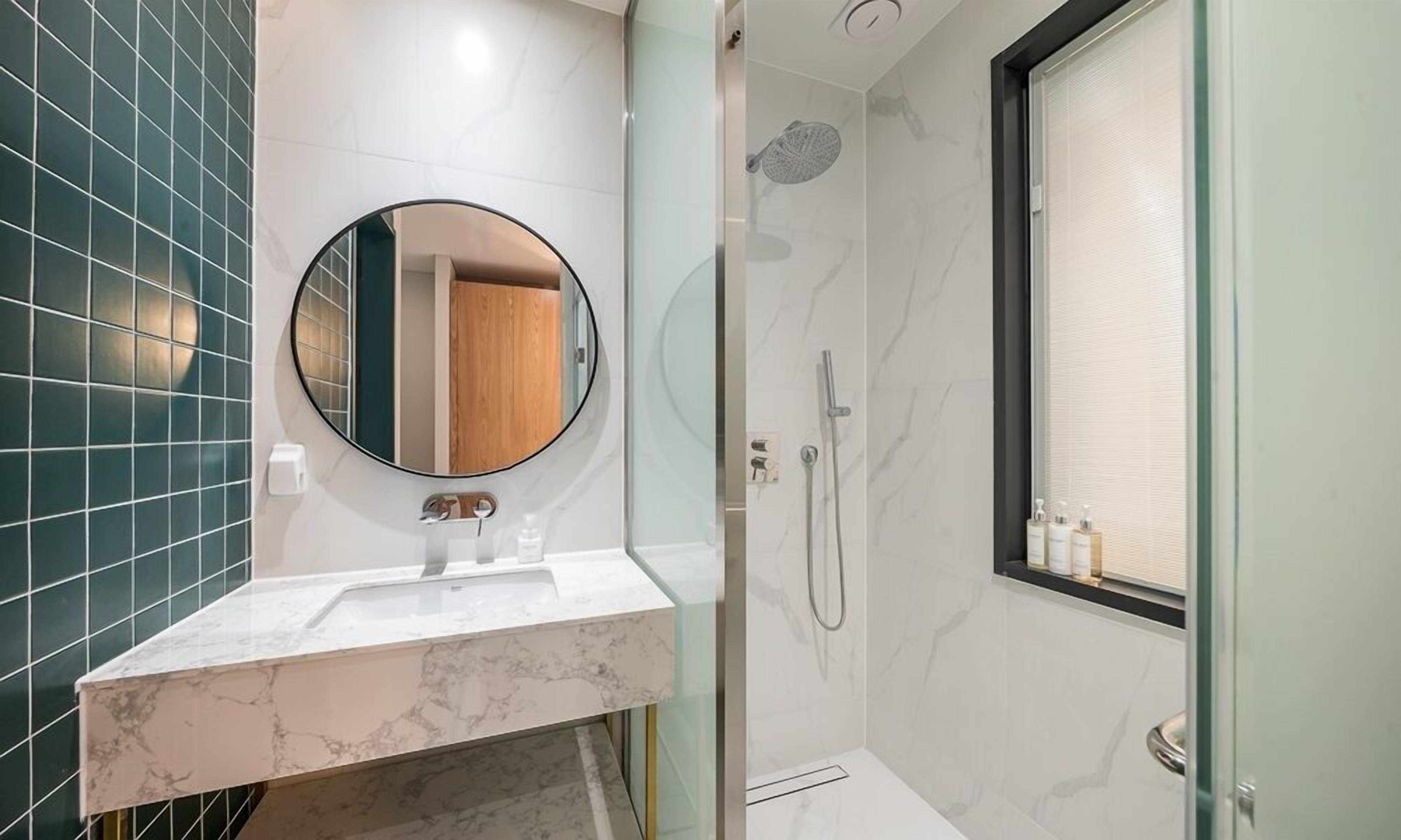 new building a - deluxe | bathroom | shower, free toiletries, hair dryer, slippers