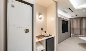 羽絨被、記憶床墊、獨特裝潢、布置獨特