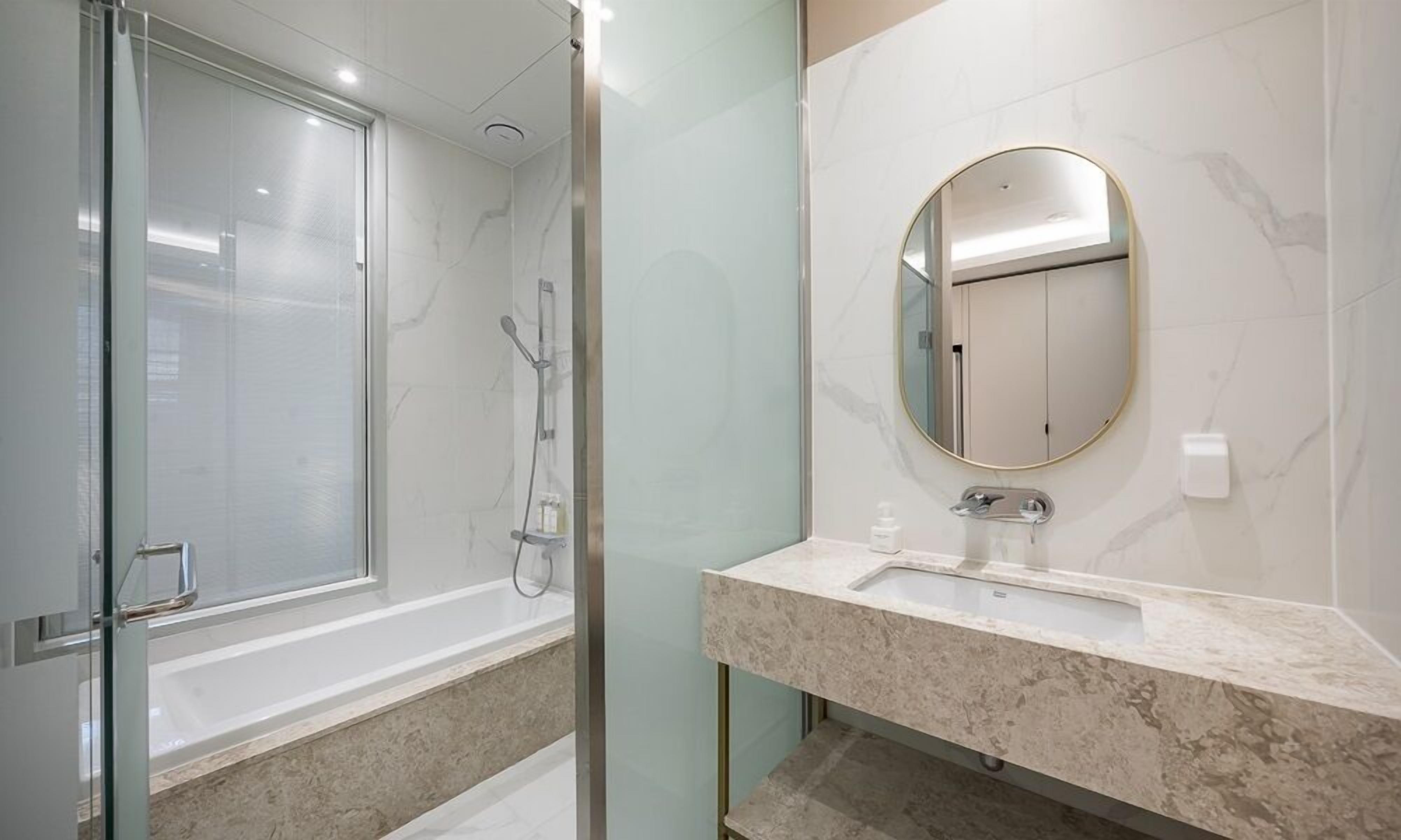 shower, free toiletries, hair dryer, slippers