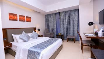 Family Suite, 2 Bedrooms, Connecting Rooms | Premium bedding, pillow-top beds, minibar, in-room safe