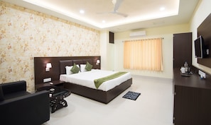 Deluxe Room | Desk, free WiFi - Treebo King'S Court Chandrasekharpur (Bhubaneshwar)