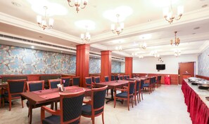 International cuisine - Treebo Komfort Suites, 3 Km From Mysore Palace (Mysore)