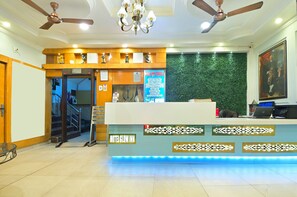 Reception - Hotel Glow Inn (New Delhi)