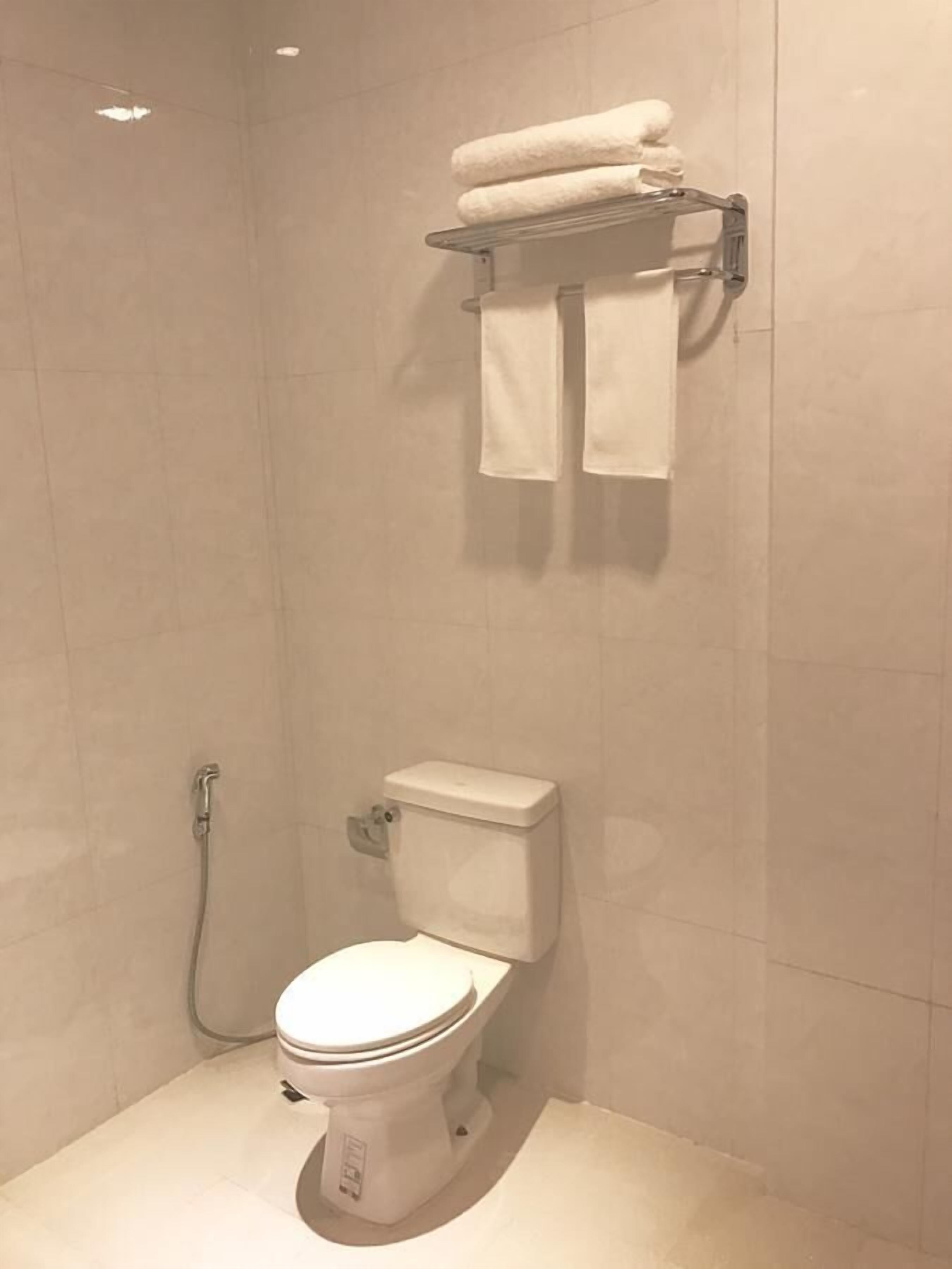 shower, free toiletries, hair dryer, slippers