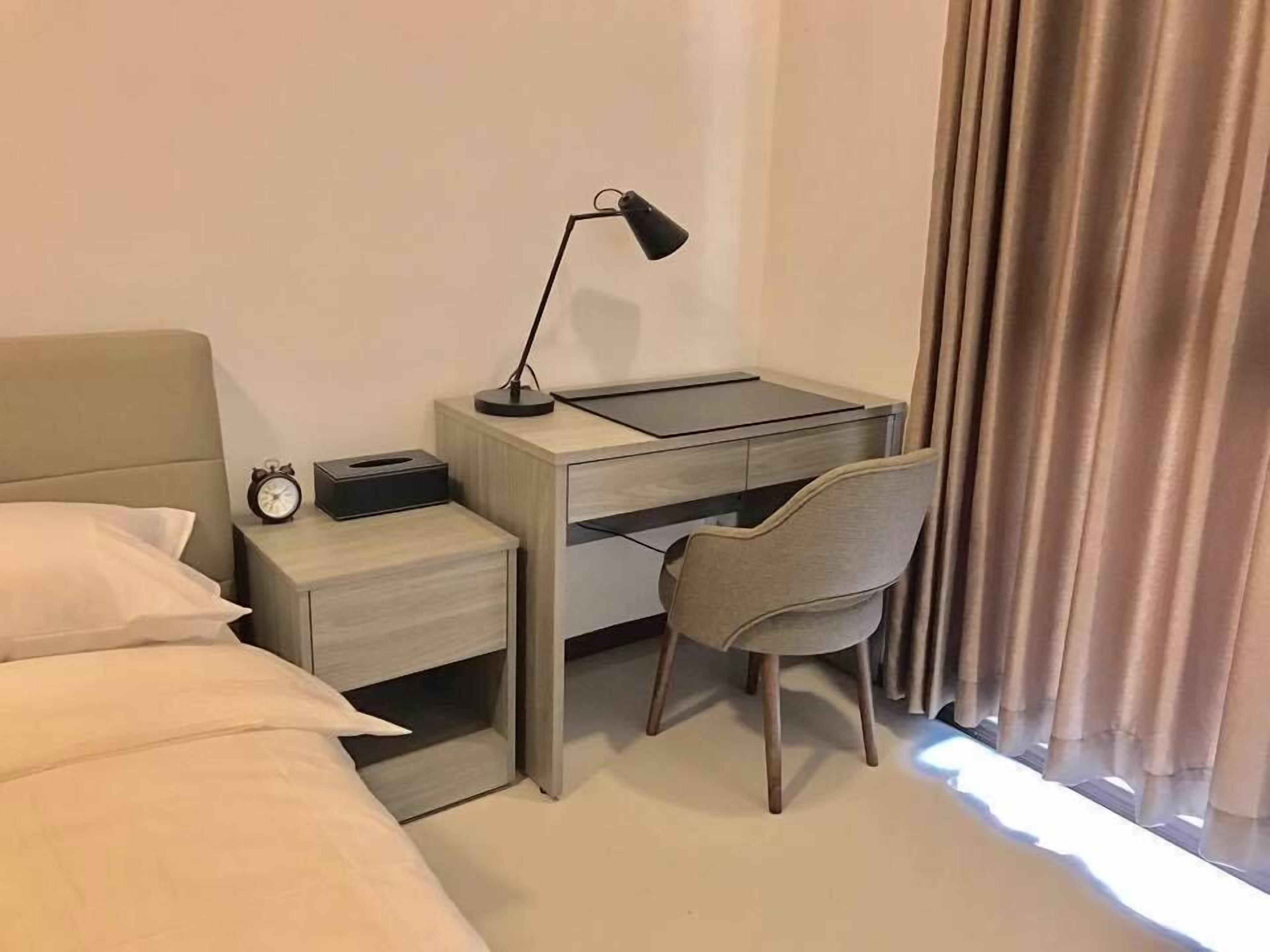 minibar, in-room safe, desk, free wifi