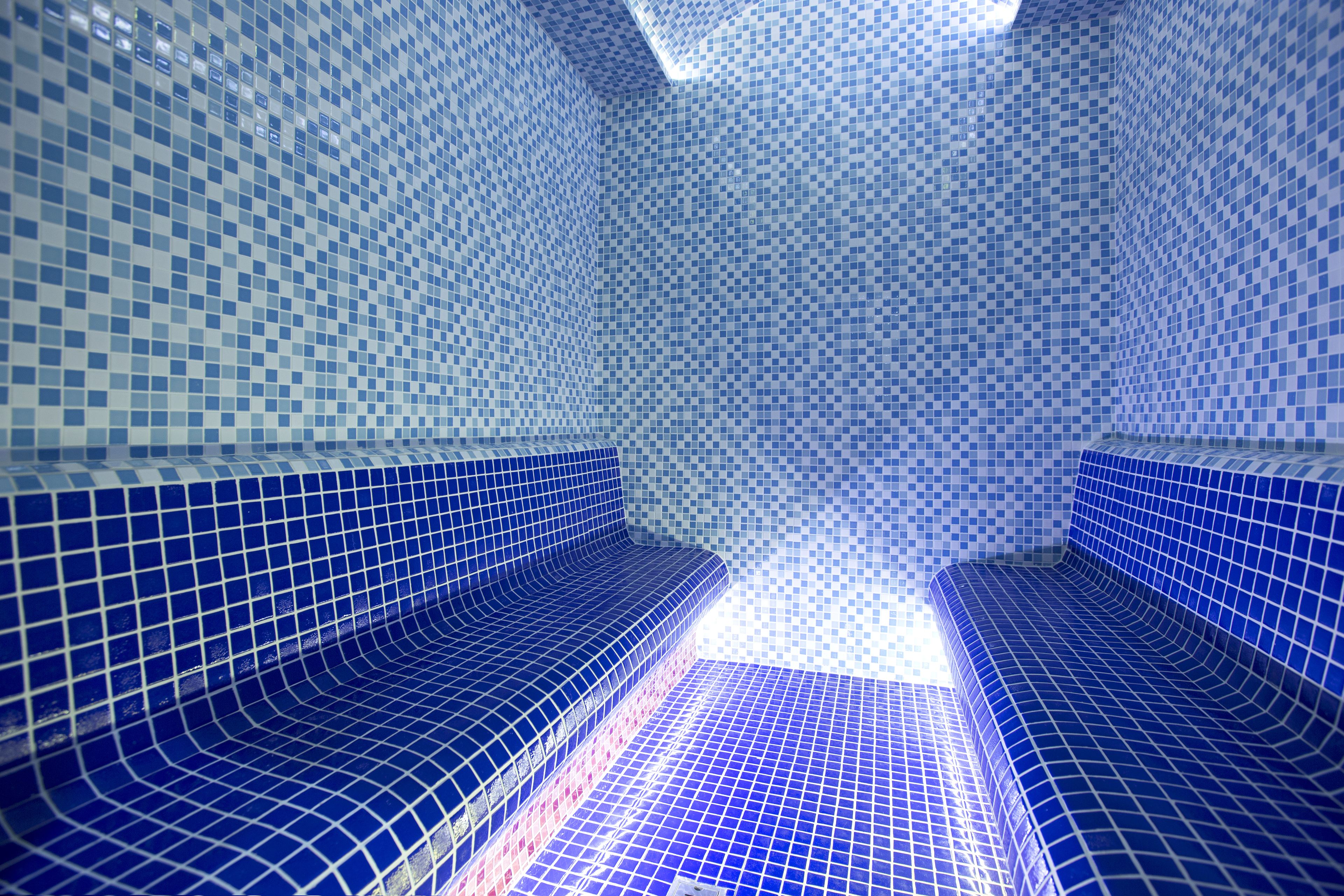 sauna, hot tub, steam room, thai massages, massages