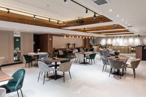 Daily continental breakfast (AMD 8000 per person)