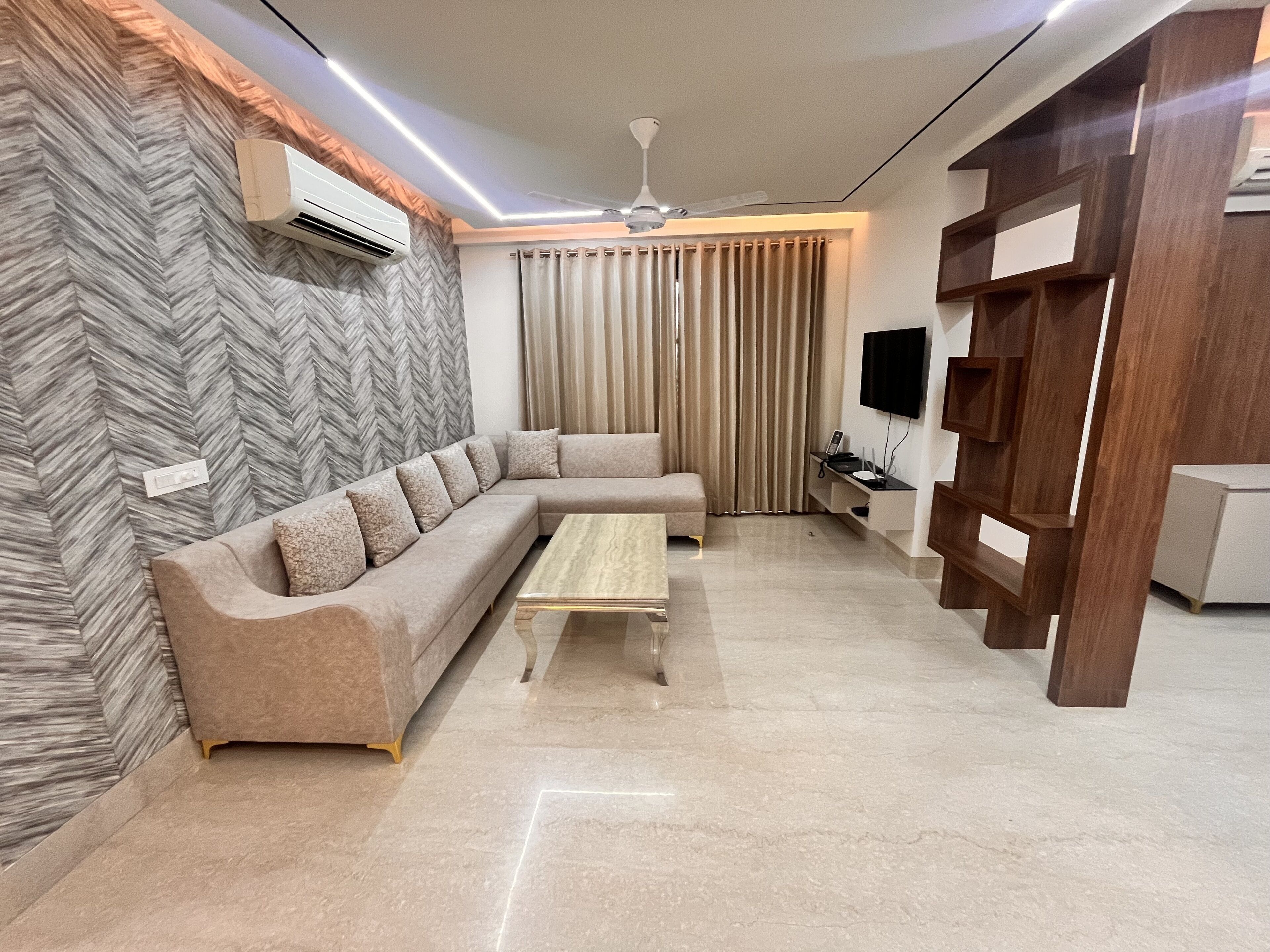 ทีวีจอแบน