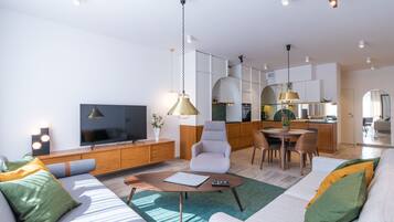 Presidential Apartment (A1: Na Zicher) | Living room | 40-inch flat-screen TV with cable channels, TV