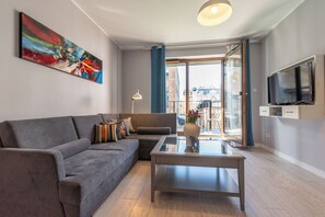 Classic Apartment (F2: 28a) | Premium bedding, individually decorated, individually furnished - City Lights Apartments (Kraków)