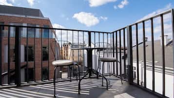 Comfort Room (F2: 36a) | Terrace/patio