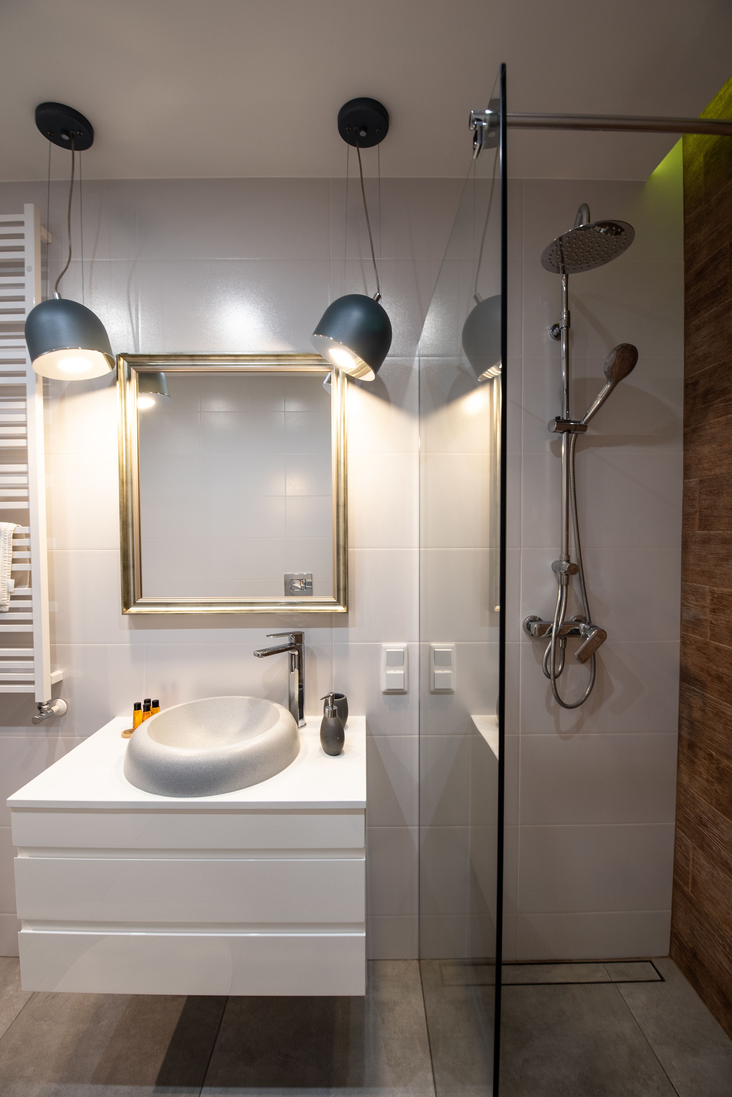 business apartment (l8) | 1 bedroom, premium bedding, individually decorated