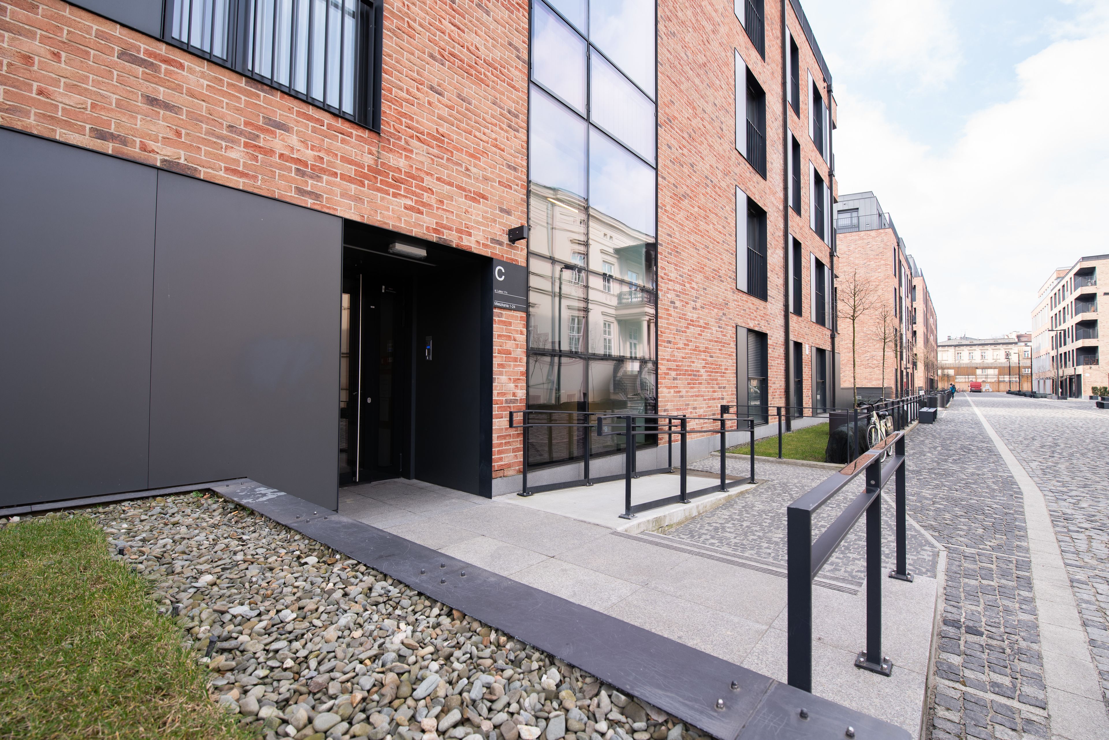 business apartment (l8) | 1 bedroom, premium bedding, individually decorated