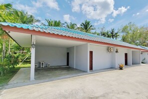 Deluxe Room | Terrace/patio - Prangthong Garden Home (Huai Yot)