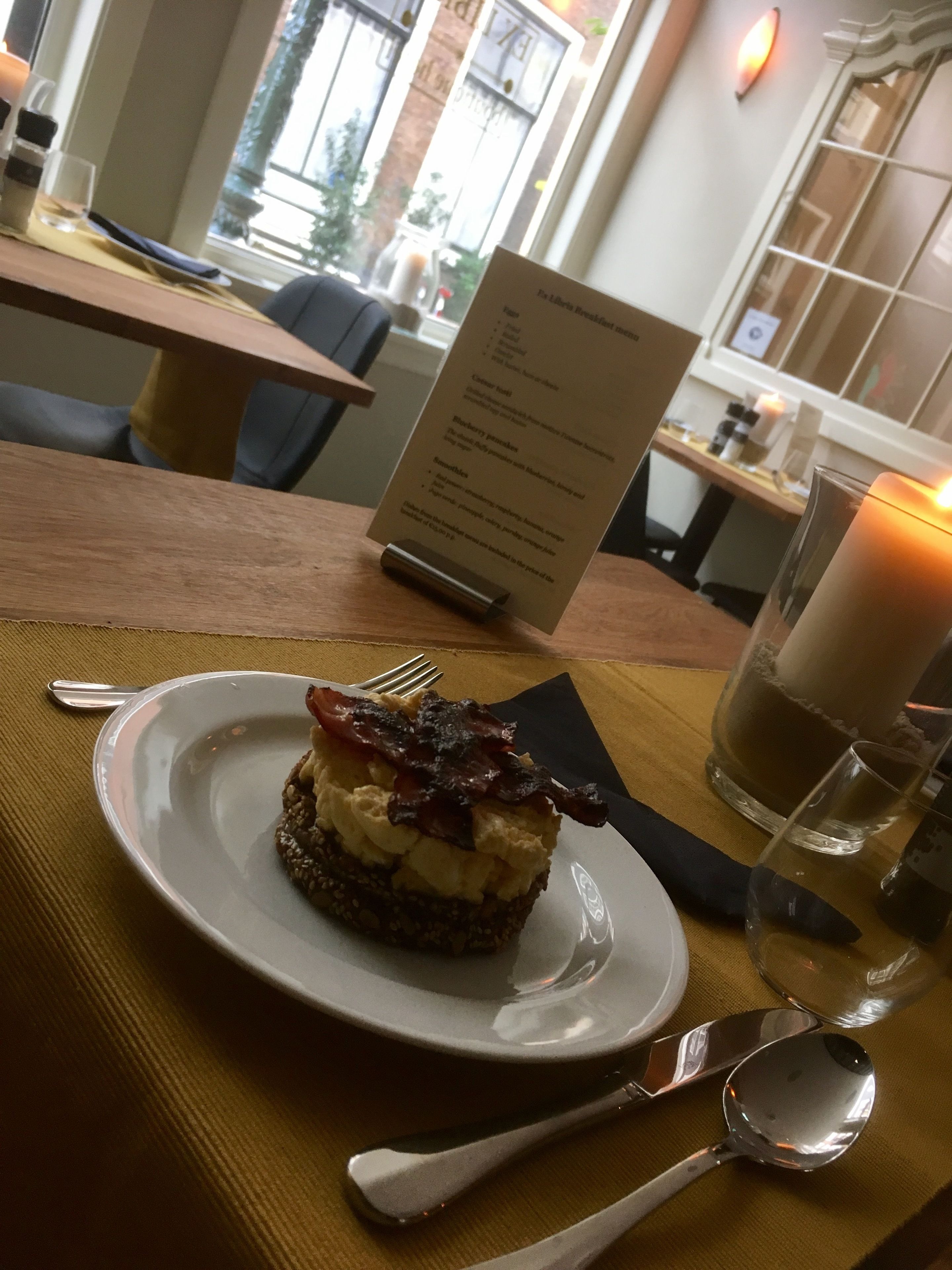 daily cooked-to-order breakfast (eur 17.5 per person)