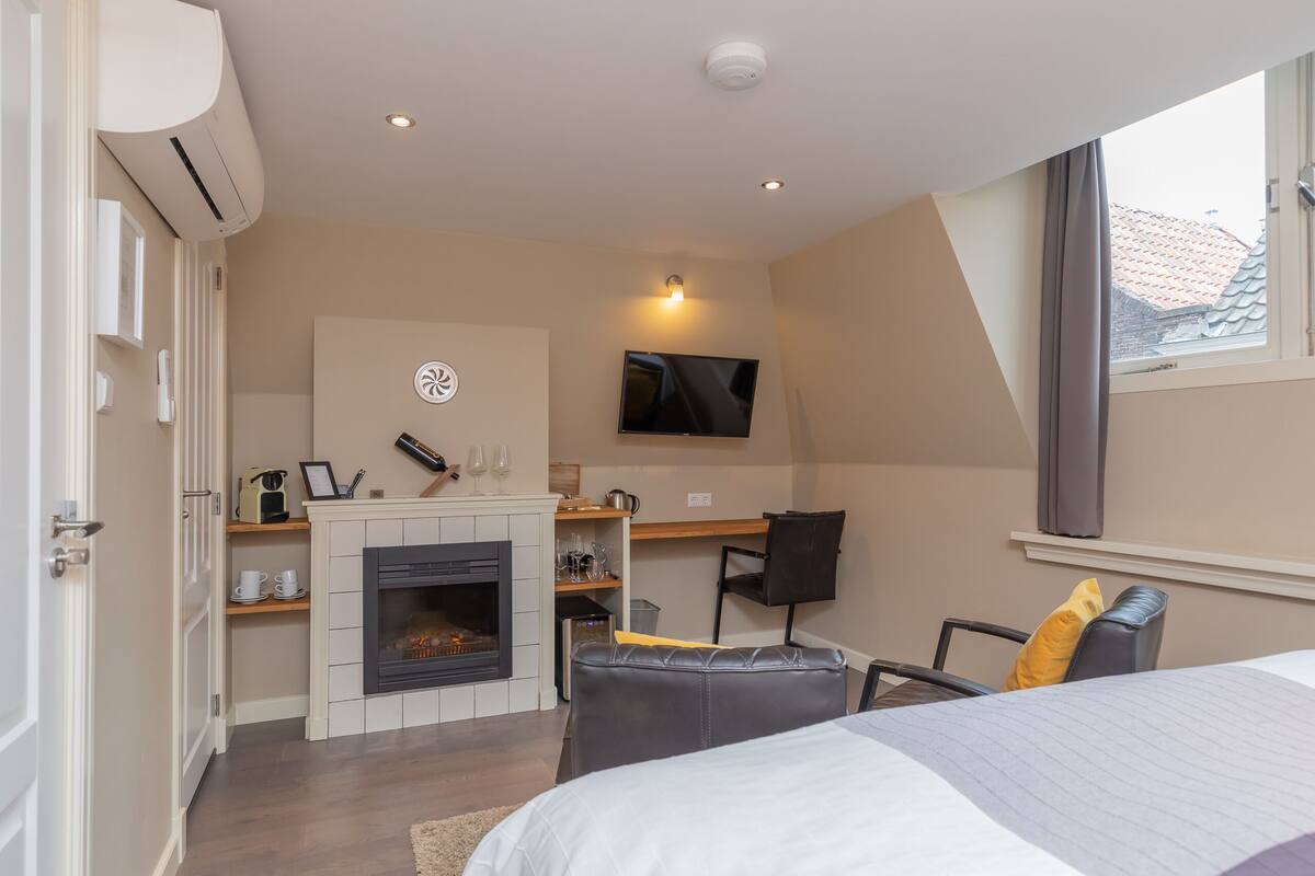 Classic Double Room, City View | Premium bedding, minibar, in-room safe, desk