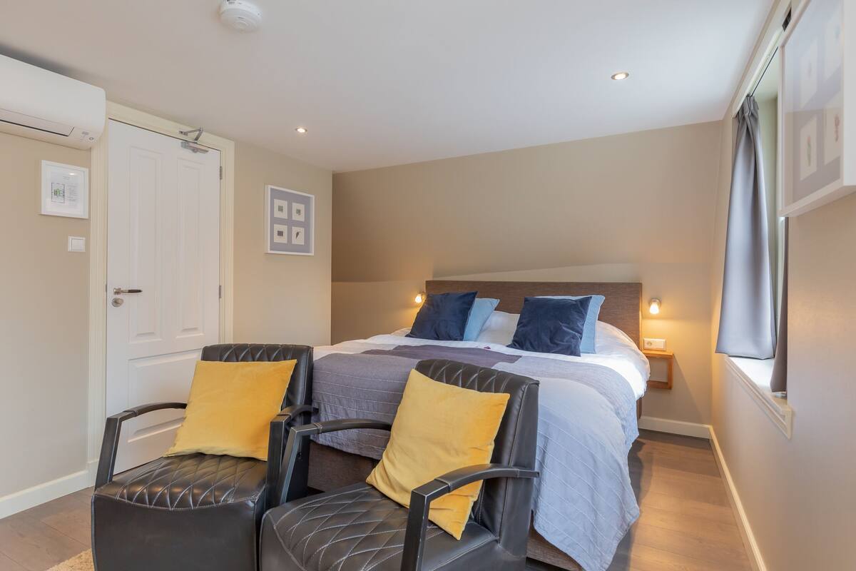 Classic Double Room, Garden View | Premium bedding, minibar, in-room safe, desk