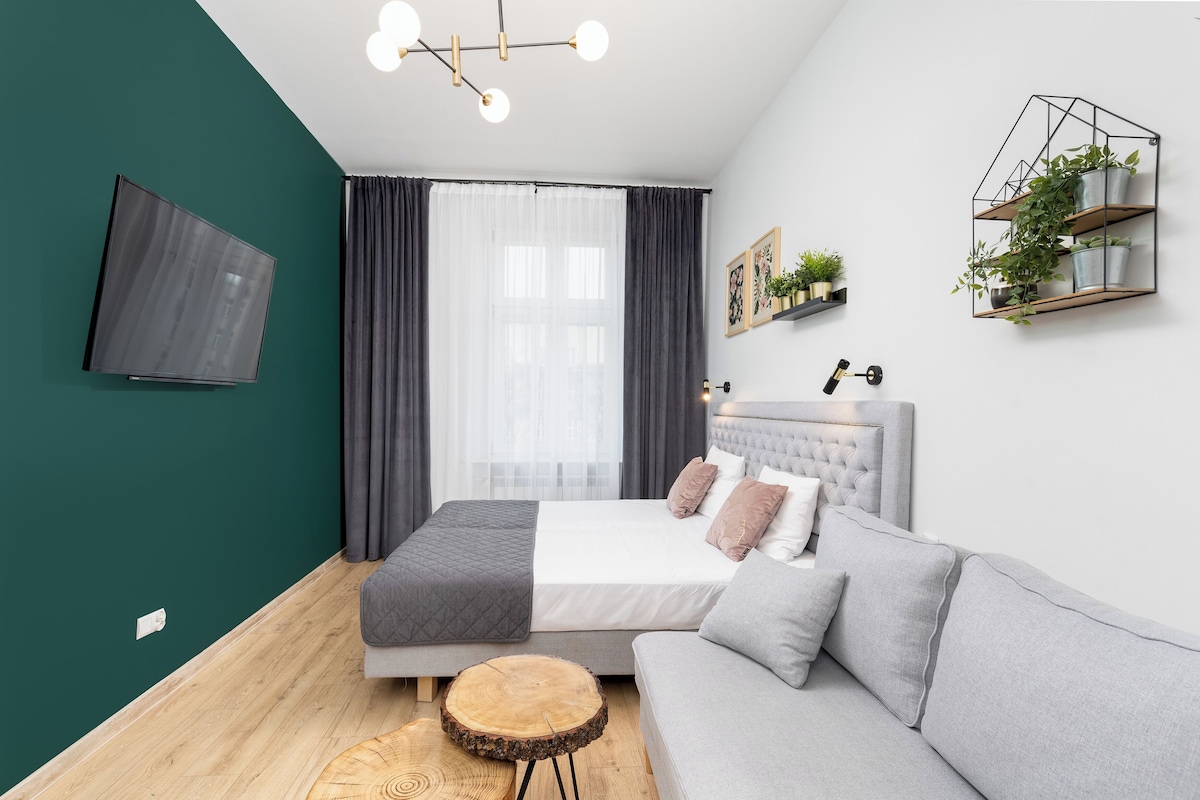 Superior-studiosviitti, kaupunkinäköala | Ylelliset vuodevaatteet, työpöytä
