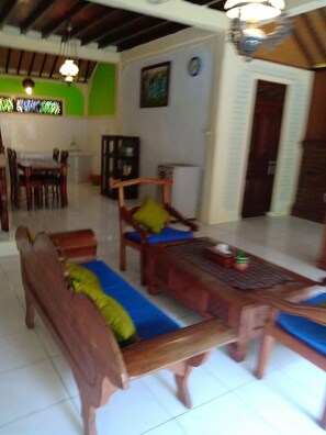 Villa (Double Bed room Plus Single Bed) | Vardagsrum | LCD-tv