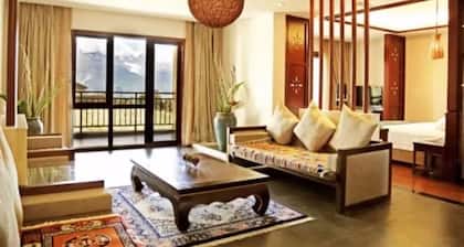 High Mountain Resort Deqin
