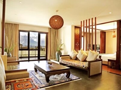 High Mountain Resort Deqin