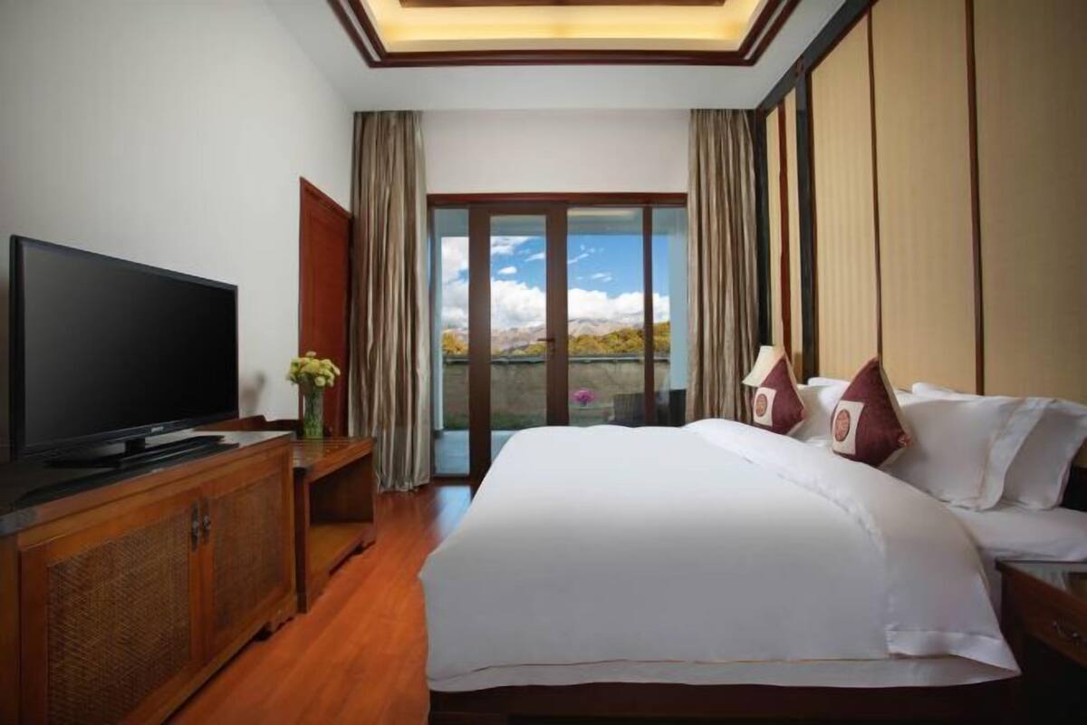 Minibar, in-room safe, desk, blackout drapes