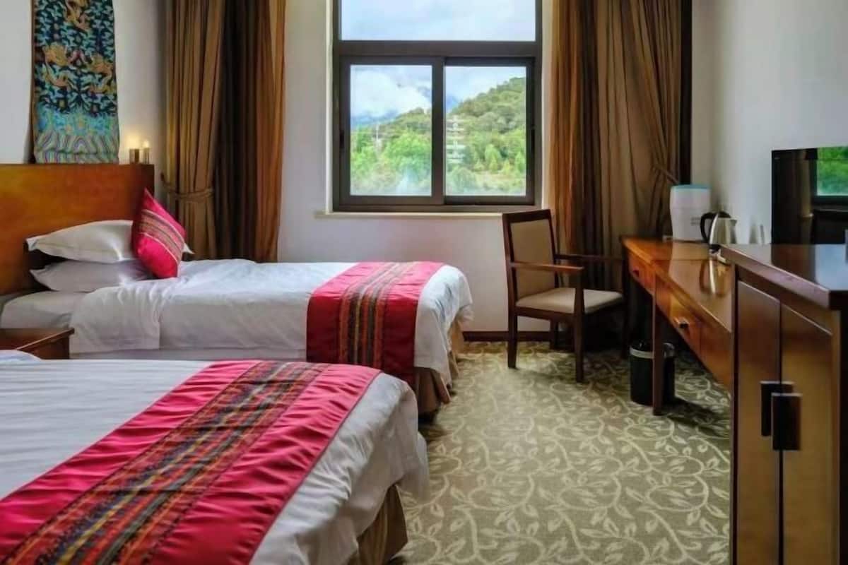 Minibar, in-room safe, desk, blackout curtains